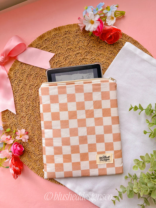 Neutral Checker Zippered Kindle Sleeve